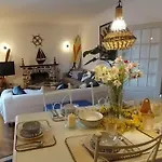 Casa Dos Rebolinhos بيت ضيافة *